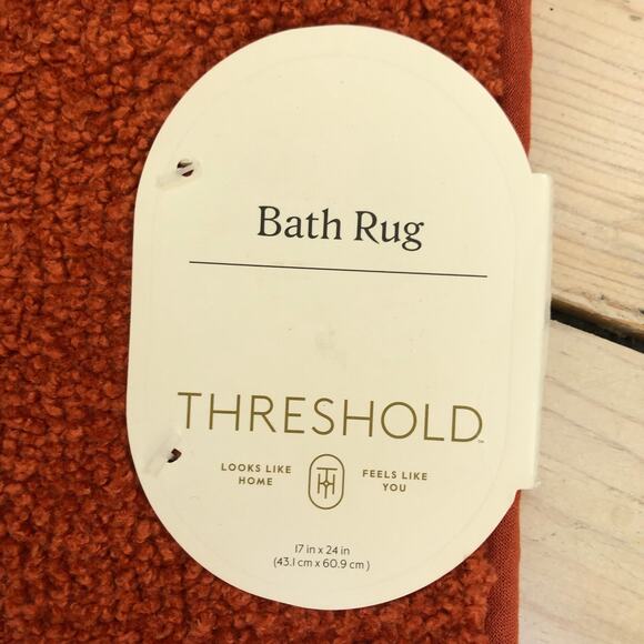 Threshold NWT Thankful Bath Rug Rust 17"x24" - Picture 4 of 7